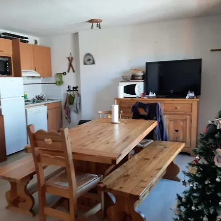 Apartment Albiez-montrond, Appt 70m2, 4 Pieces, 10 Pers, Equipement Bebe - Fr-1-618-38 Albiez-Montrond
